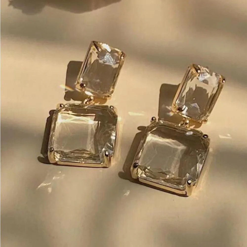 Clear gemstone dangle earrings ✨ - Picture 2 of 3